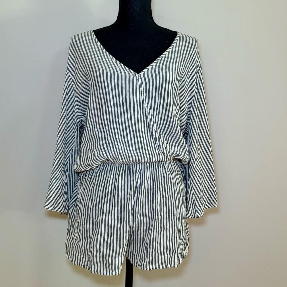 NWT Elan Striped Cover Up Surplice Romper Charcoal and White striped size Medium